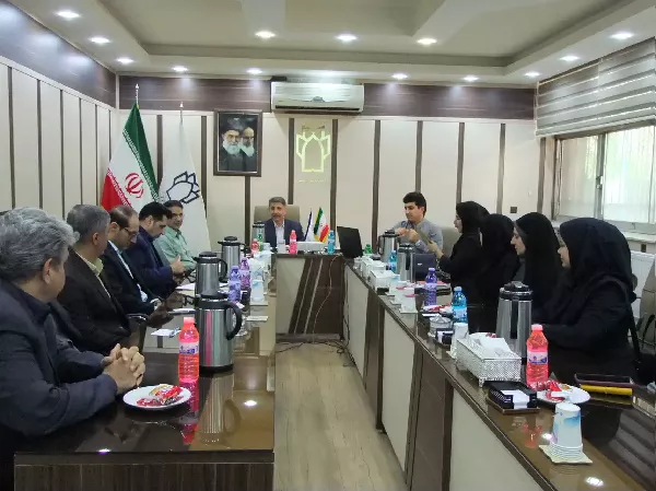 بررسی عملکرد یک‌ساله دانشکده