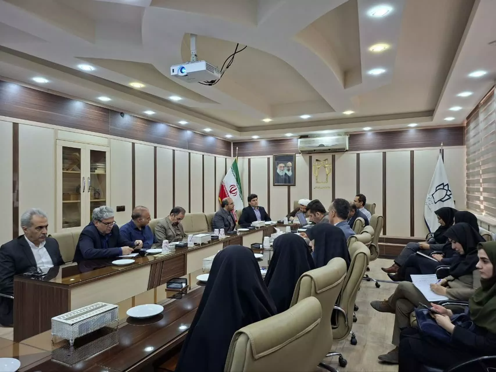 برگزاری نشست هم‌اندیشی2