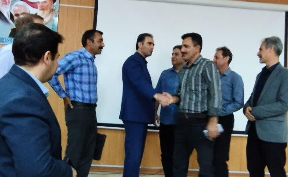 مراسم تقدیر از همکار بازنشسته: